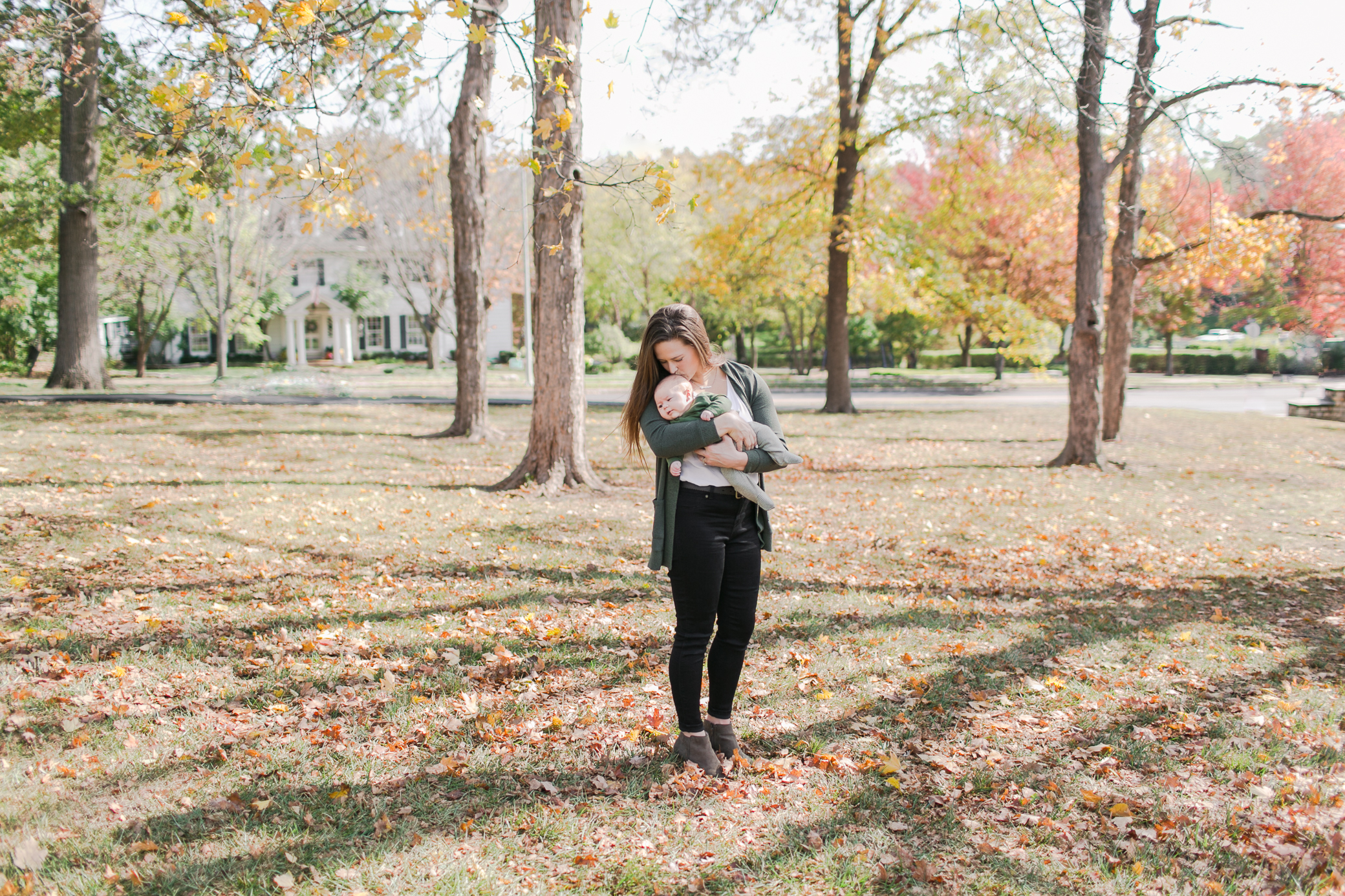 Kansas-City-Newborn-Photographer-Outdoor-Newborn-Session-Alissa-Bird-Portraits