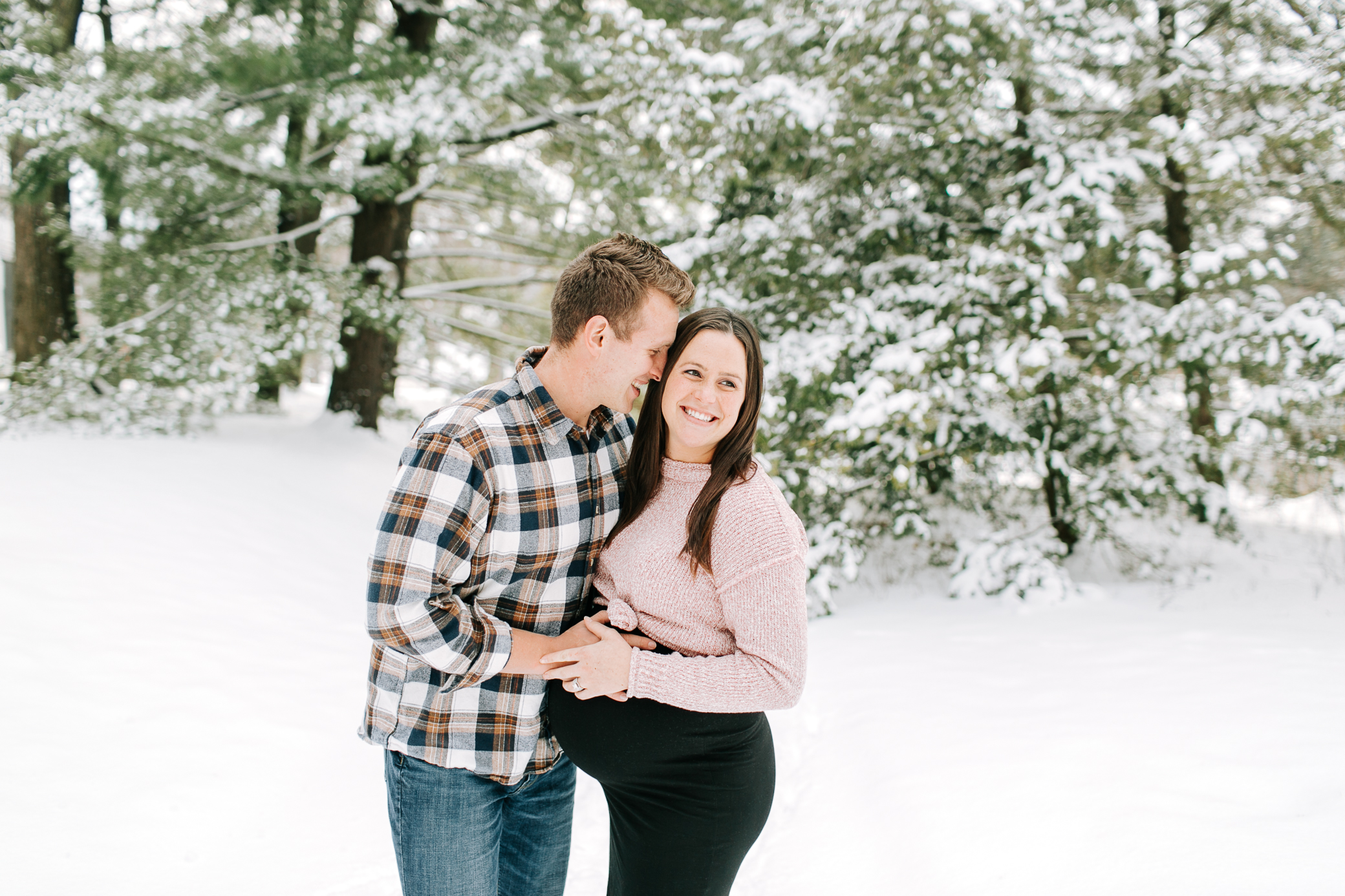 Kansas-City-Maternity-Photographer-Kansas-City-Snow-Session-Alissa-Bird-Portraits-3