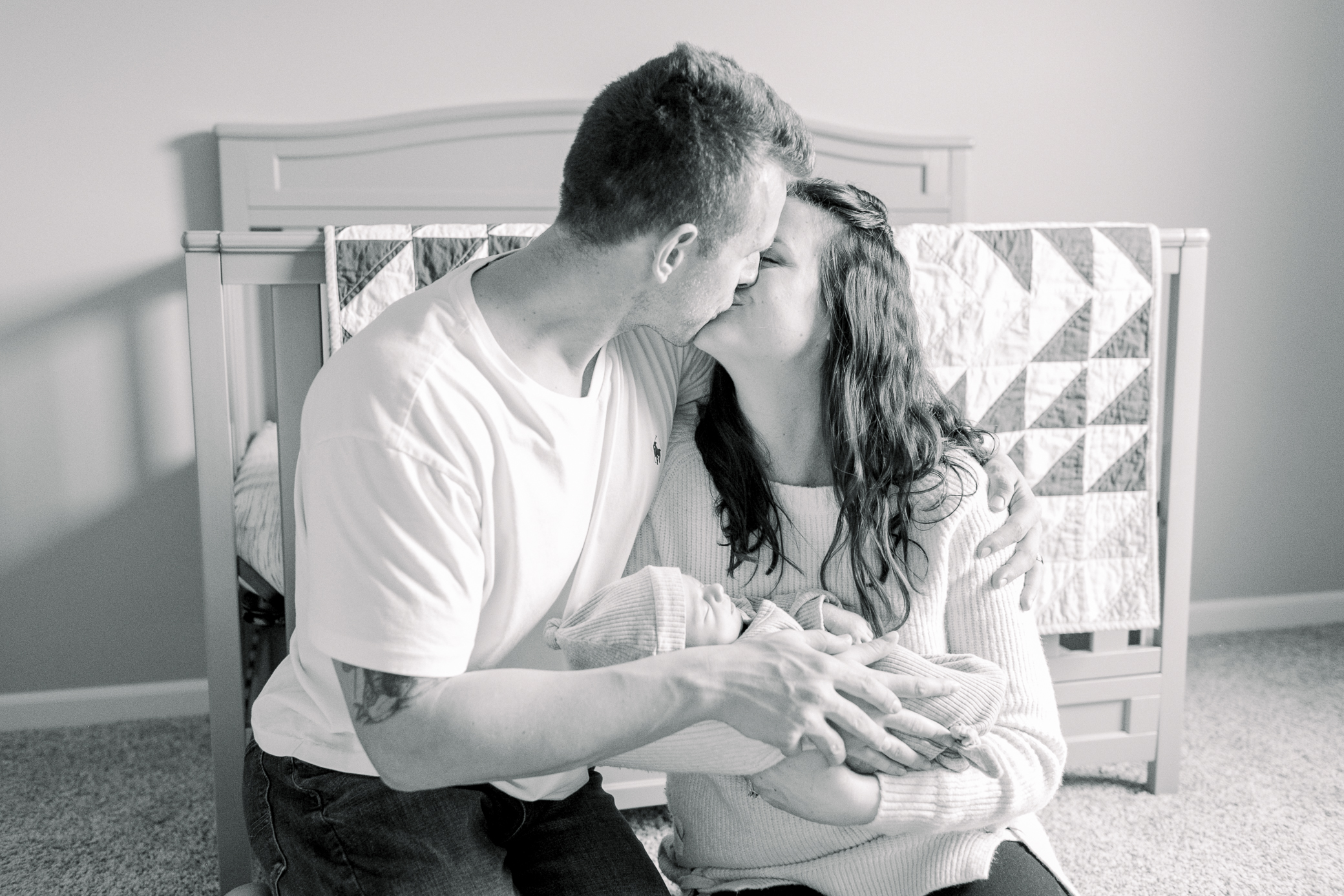 Kansas-City-Newborn-Photography-Olathe-In-Home-Lifestyle-Newborn-Session-Alissa-Bird-Portraits-11