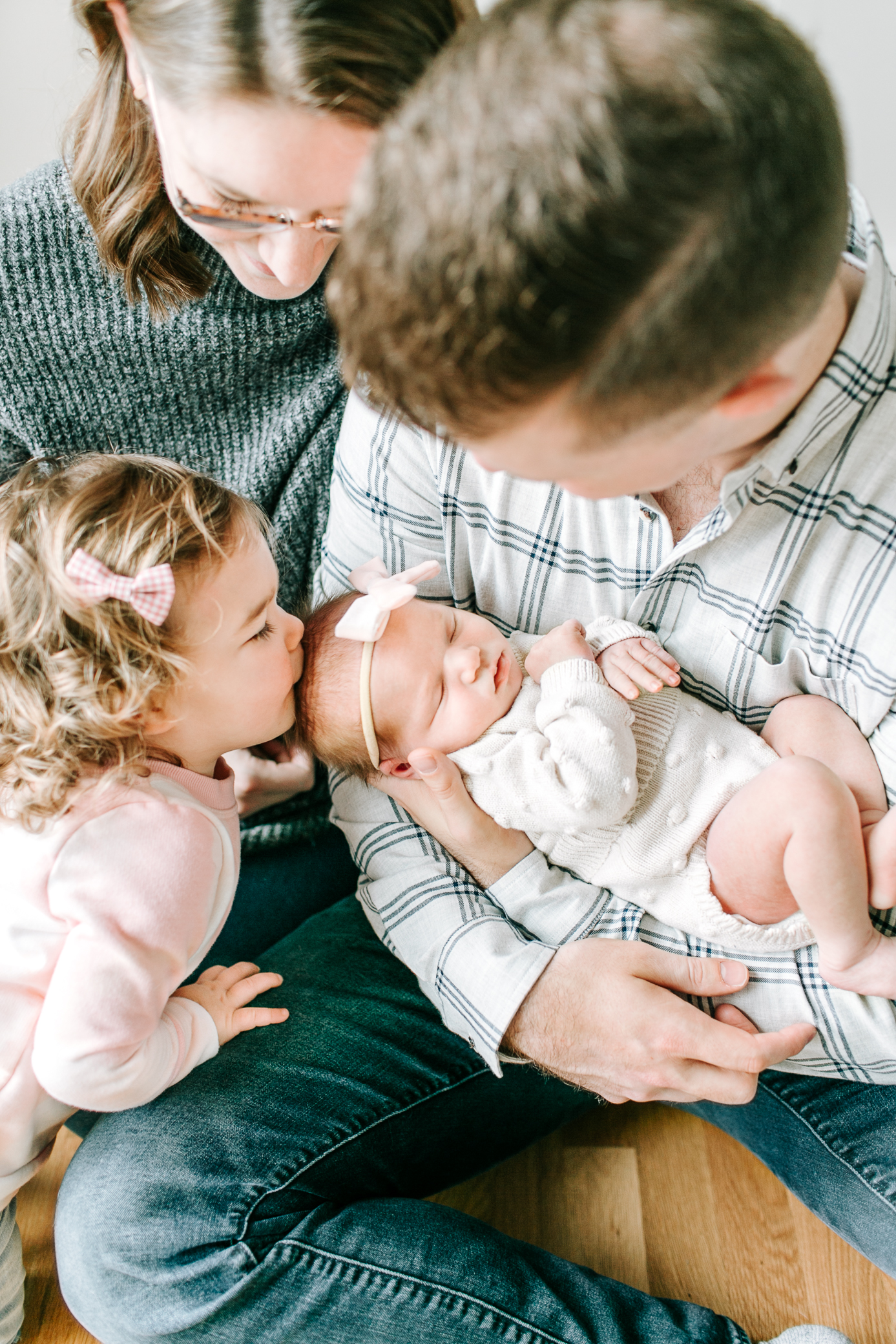 Kansas-City-Newborn-Photographer-Kansas-City-In-Home-Lifestyle-Newborn-Session-Alissa-Bird-Portraits-5