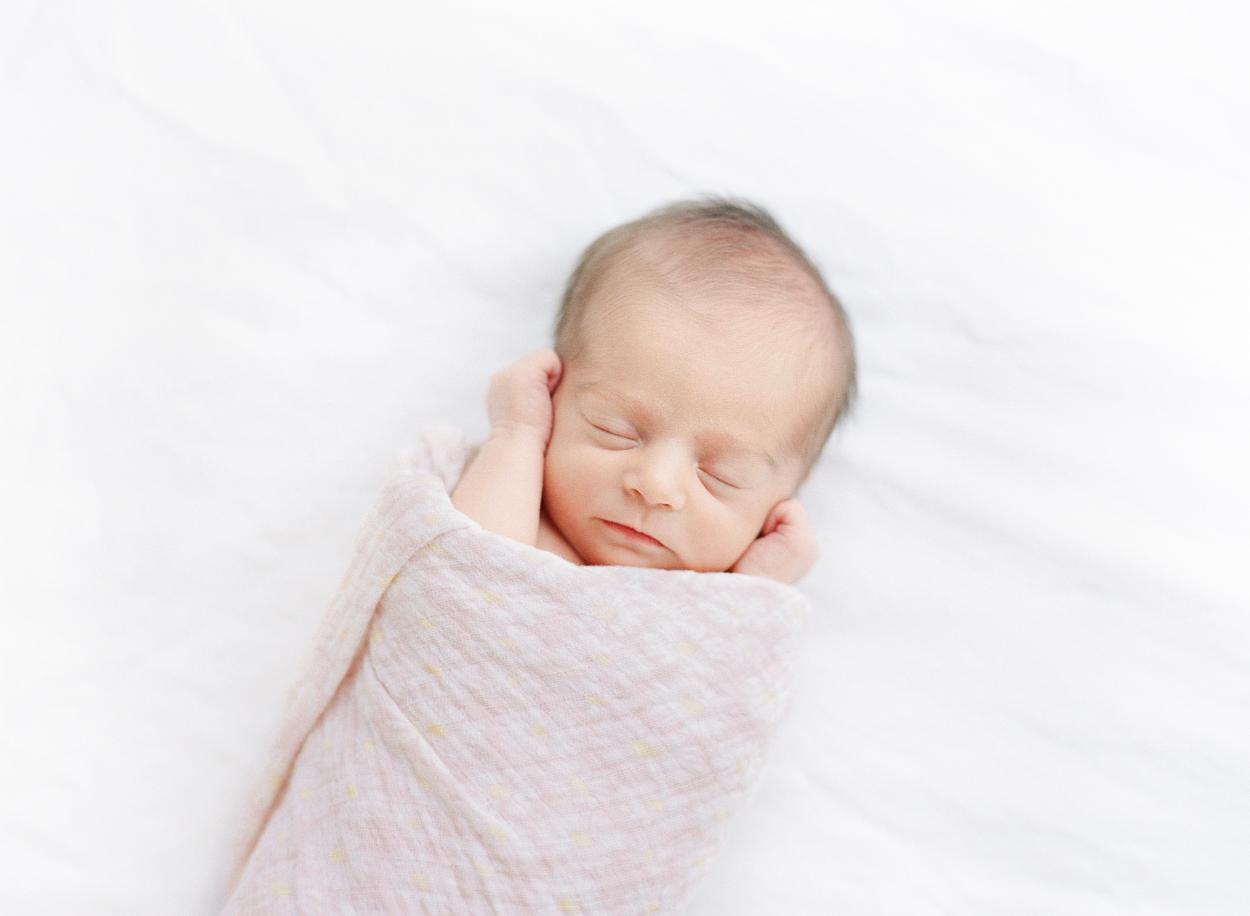 Kansas-City-Natural-Light-Newborn-Photographer-Kansas-City-Heirloom-Newborn-Photography-Kansas-City-Film-Photographer-Kansas-City-Alissa-Bird-Portraits-1