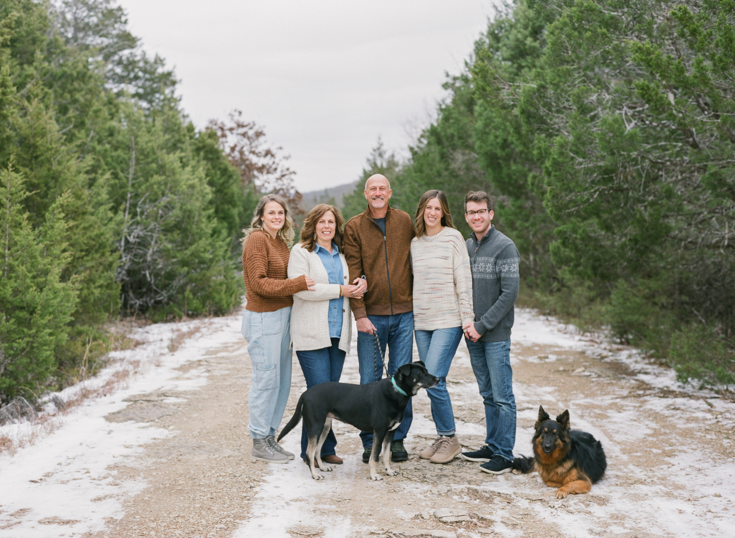 Kansas-City-Family-Photographer-Kansas-City-Extended-Family-Photography-Kansas-City-Heirloom-Family-Photos-on-Film-Midwest-Film-Photographer-Alissa-Bird -1