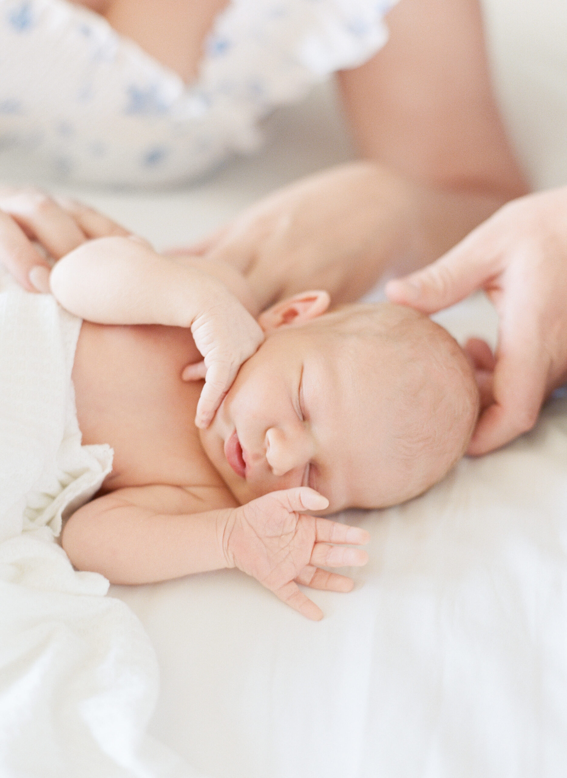 Kansas-City-Newborn-Photographer-Kansas-City-Luxury-Film-Photographer-Kansas-City-Newborn-Photography-Alissa-Bird-Portraits