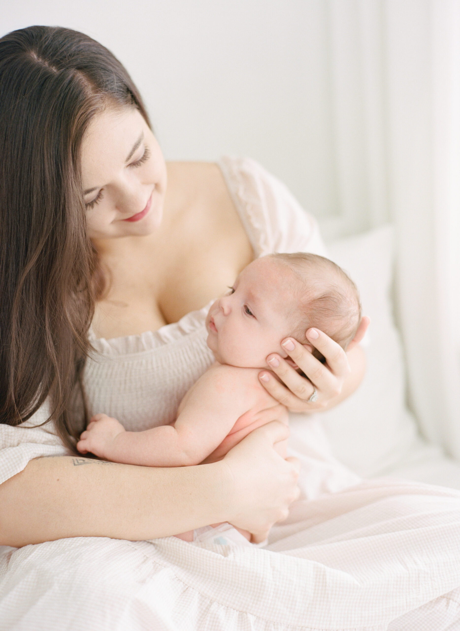 Kansas-City-Newborn-Photographer-Kansas-City-Luxury-Film-Photographer-Kansas-City-Newborn-Photography-Alissa-Bird-Portraits